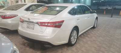  Toyota / Avalon 2015 only 24,000 KM 