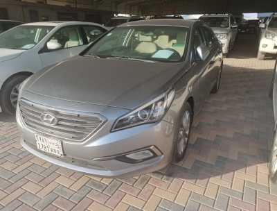  Hyundai / Sonata 2017 for sale in Dmmam
