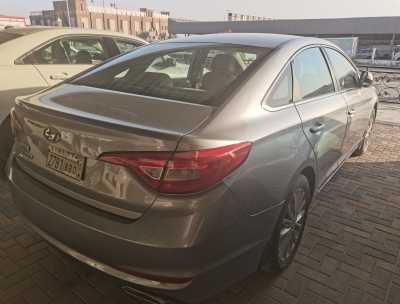  Hyundai / Sonata 2017 for sale in Dmmam
