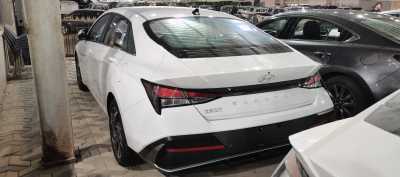 Hyundai / Elantra 2025