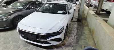 Hyundai / Elantra 2025