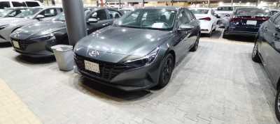 Hyundai / Elantra 2023 