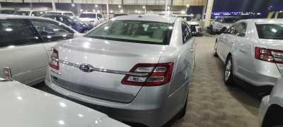  Ford / Taurus