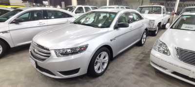  Ford / Taurus