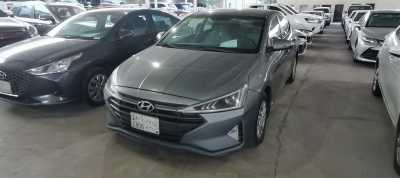  Hyundai / Elantra