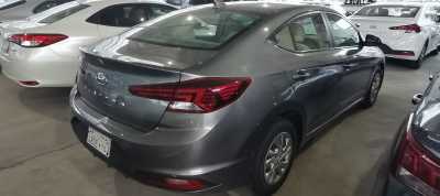  Hyundai / Elantra