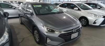  Hyundai / Elantra