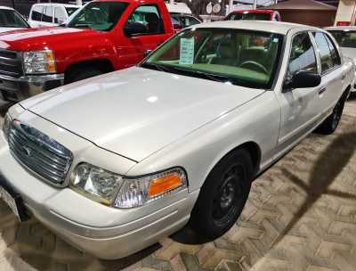  Ford / Crown Victoria 2012