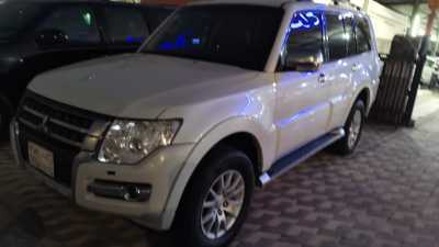  Mitsubishi / Pajero 2015 for Sale in Dammam 