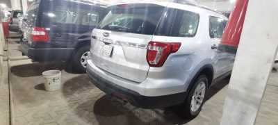  Ford / Explorer 2017