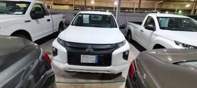  Mitsubishi / L200 2021