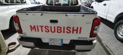  Mitsubishi / L200 2021