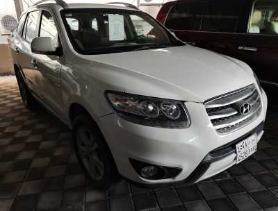  Hyundai / Santa Fe 2011 for sale in Dammam