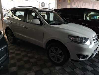  Hyundai / Santa Fe 2011 for sale in Dammam