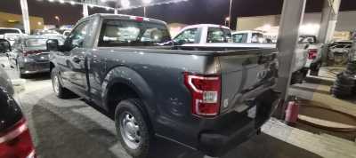 Ford / F-150 2018 v8 