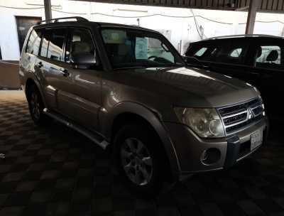  Mitsubishi / Pajero 2010 for Sale in Dammam