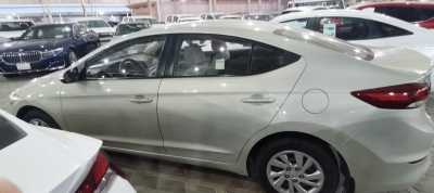 Hyundai / Elantra 2017