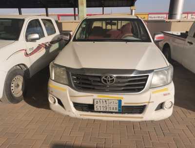  Toyota / Hilux 2015 for Sale in Dammam Pickup