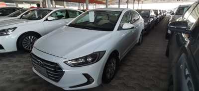  Hyundai / Elantra 2018