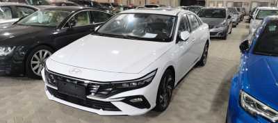  Hyundai / Elantra 2025