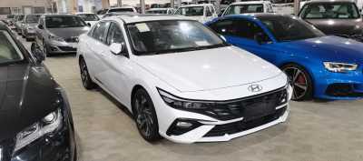  Hyundai / Elantra 2025