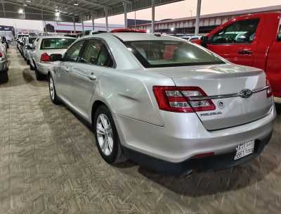 Ford / Taurus 2017 for Sale in Dammam