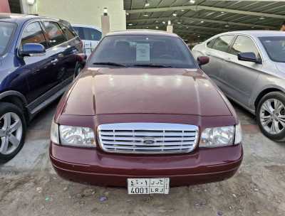  Ford / Crown Victoria 2011 for Sale in Dammam