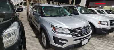  Ford / Explorer 2017 for Sale in Dammam 