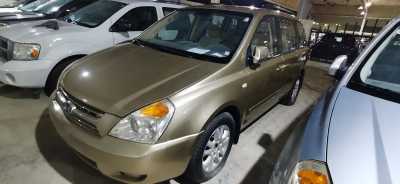  Kia / Carnival 2009 for Sale in Dammam