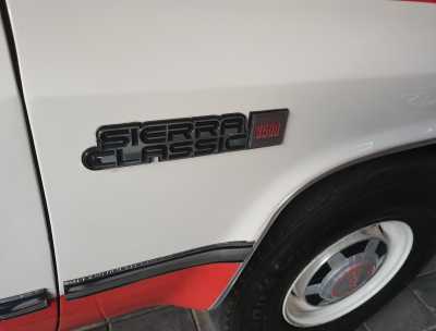  GMC / Sierra 1984 Classic for Sale in Dammam