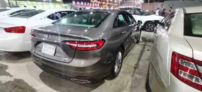 Ford / Taurus 2020 for Sale in Dammam