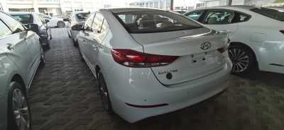  Hyundai / Elantra 2018