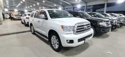 Toyota / Sequoia 2010