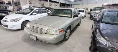  Ford / Crown Victoria 2011 