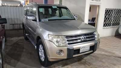 Mitsubishi / Pajero 2011