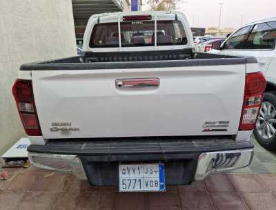  Isuzu / D-Max 2019 for Sale in Dammam