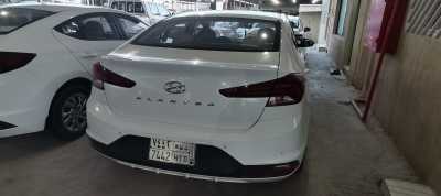  Hyundai / Elantra 2019 