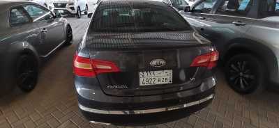  Kia / Cadenza 2014 for Sale in Dammam