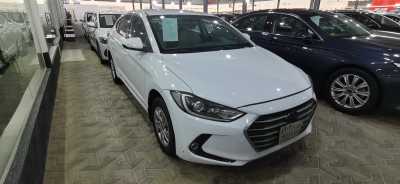  Hyundai / Elantra 2018