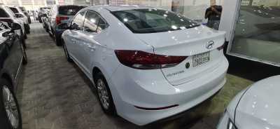  Hyundai / Elantra 2018