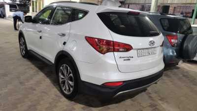  Hyundai / Santa Fe 2014 for Sale in Dammam