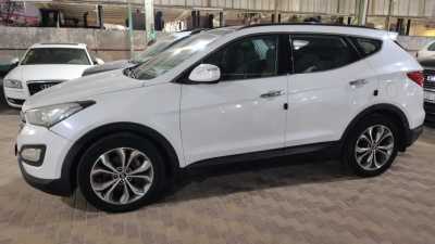  Hyundai / Santa Fe 2014 for Sale in Dammam