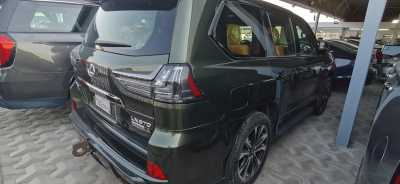  Lexus / LX 570 for Sale in Dammam