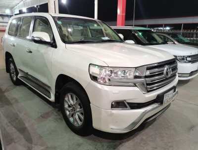  Toyota Land Cruiser 2017 for Sale in Dammam