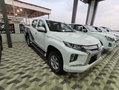  Mitsubishi / L200