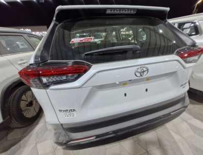  Toyota / RAV4 XLE For Sale in Saudi Arabia