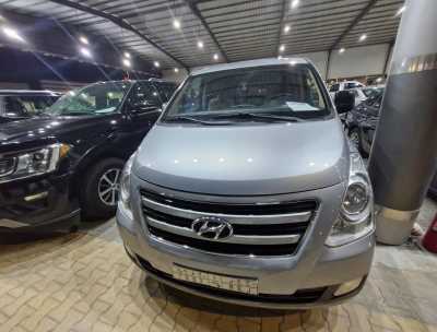  Hyundai / H-1