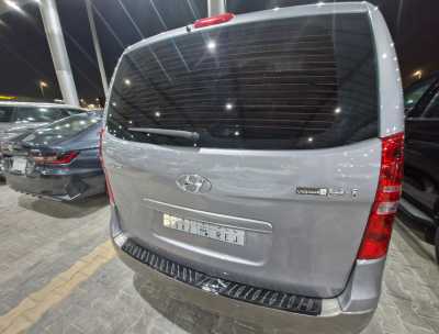  Hyundai / H-1