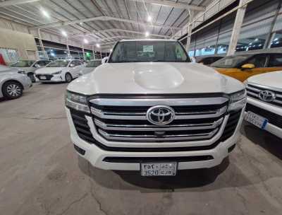  Toyota / Land Cruiser used sale in dammam
