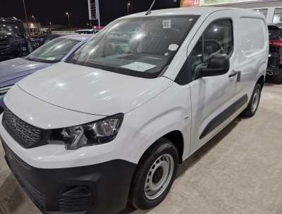  Peugeot / Partner mini van new for sale in dammam